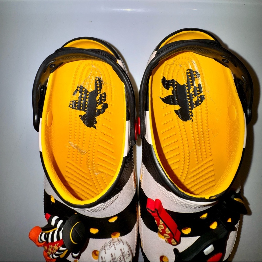 CROCS McDonald's Hamburglar Themed Crocs Size 7 - Picture 5 of 8